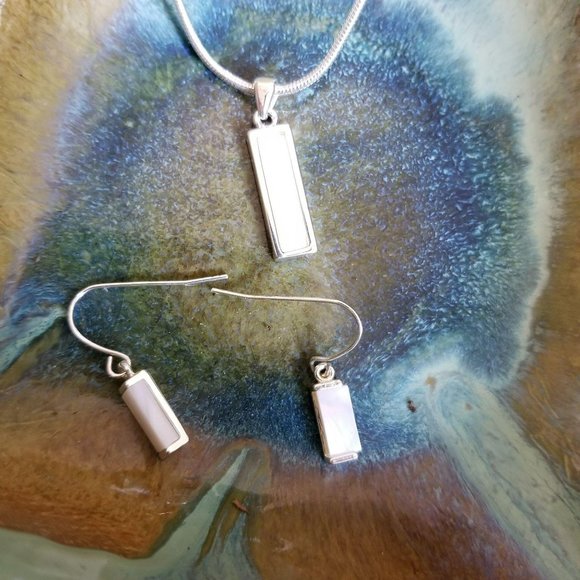 Silver and Mother of Pearl Necklace and Dangle Earring Fashion Jewelry Set JJ327 - Picture 5 of 5